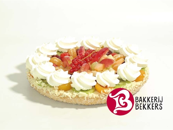 Vers Fruit Vlaai met slagroom